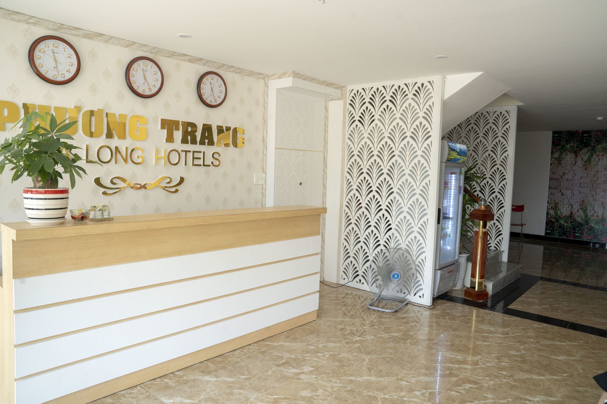 Phuong Trang Ha Long Hotel ภายนอก รูปภาพ